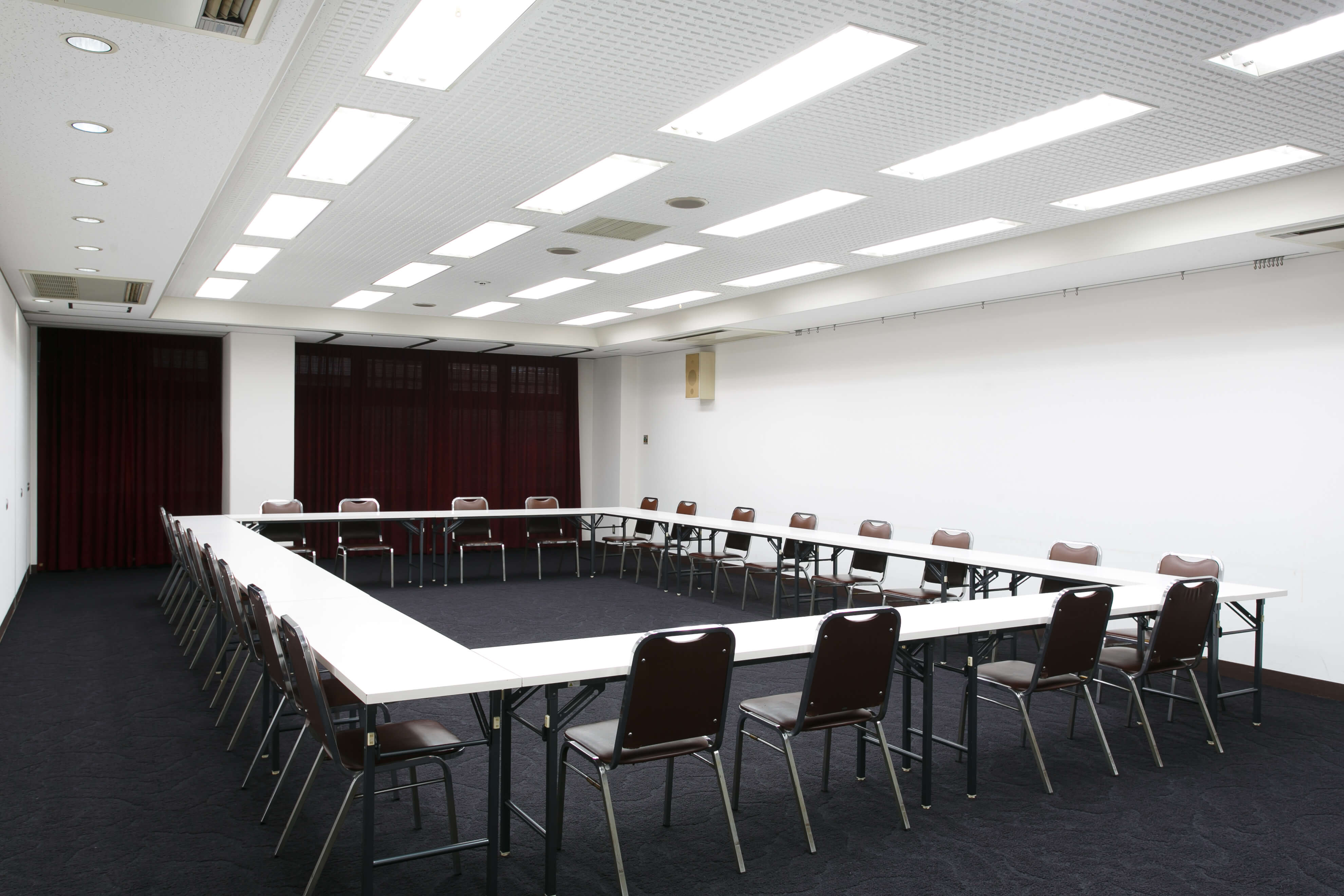 100A/100B/100Cの会場イメージ03