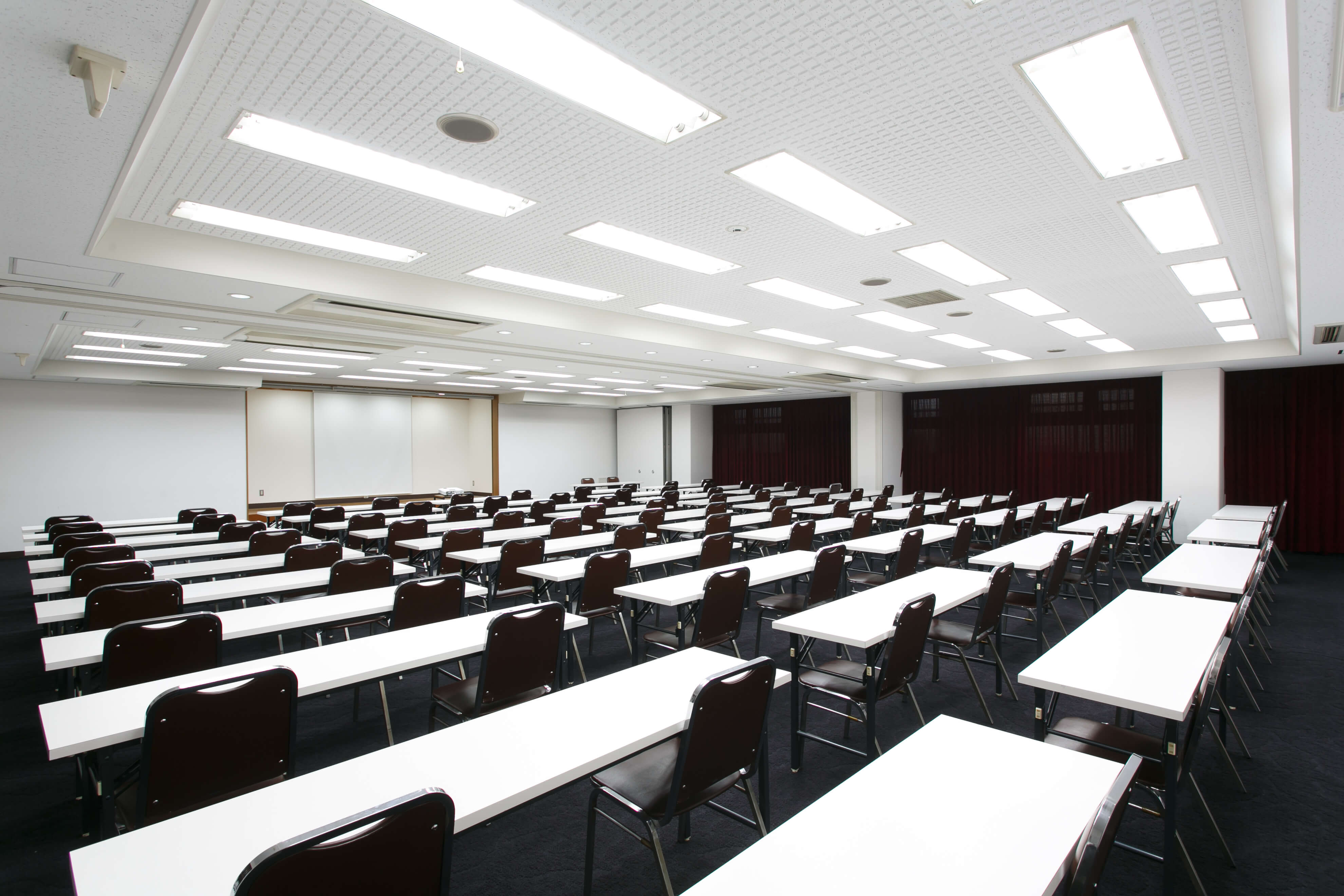 100AB/100BCの会場イメージ02