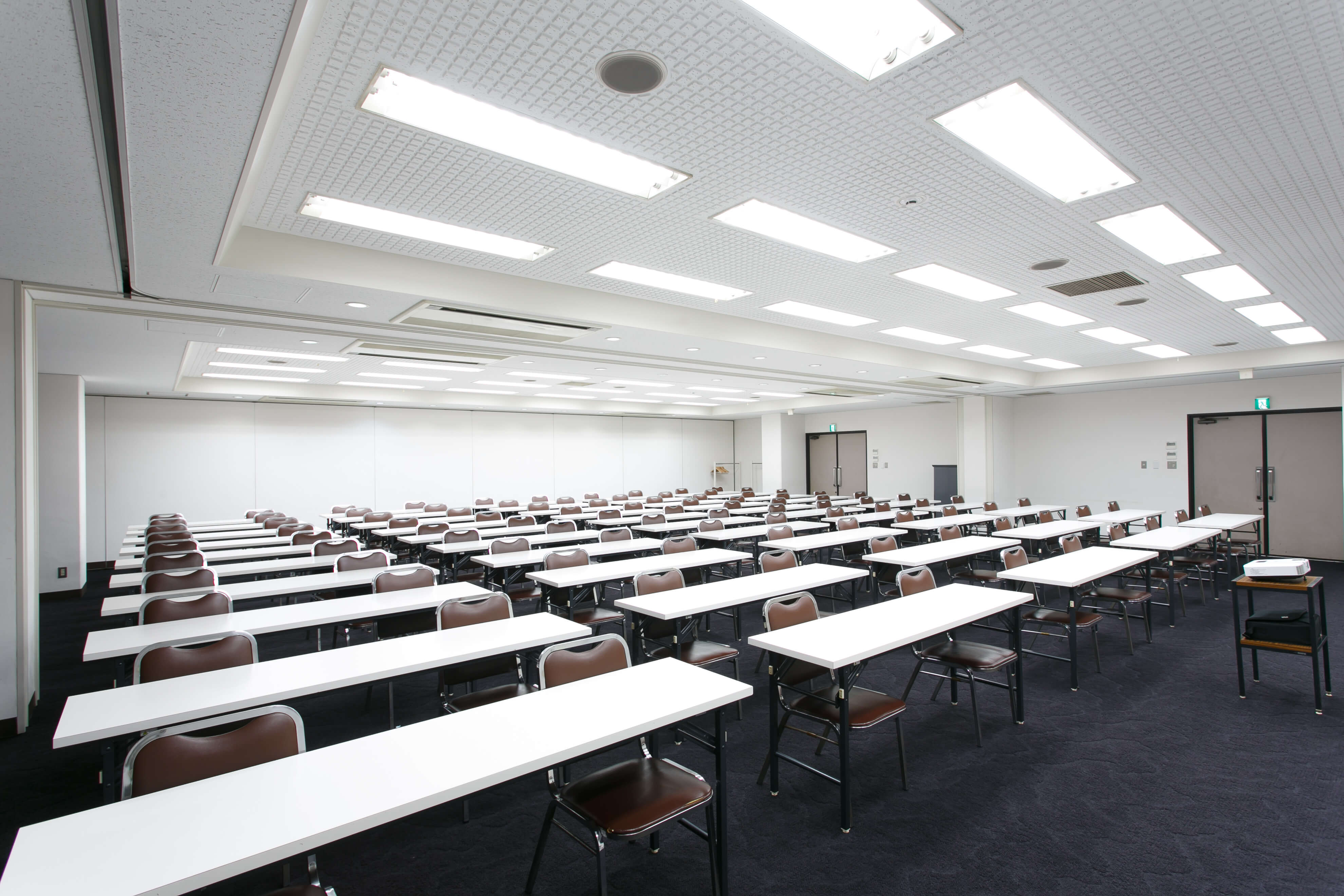 100AB/100BCの会場イメージ04