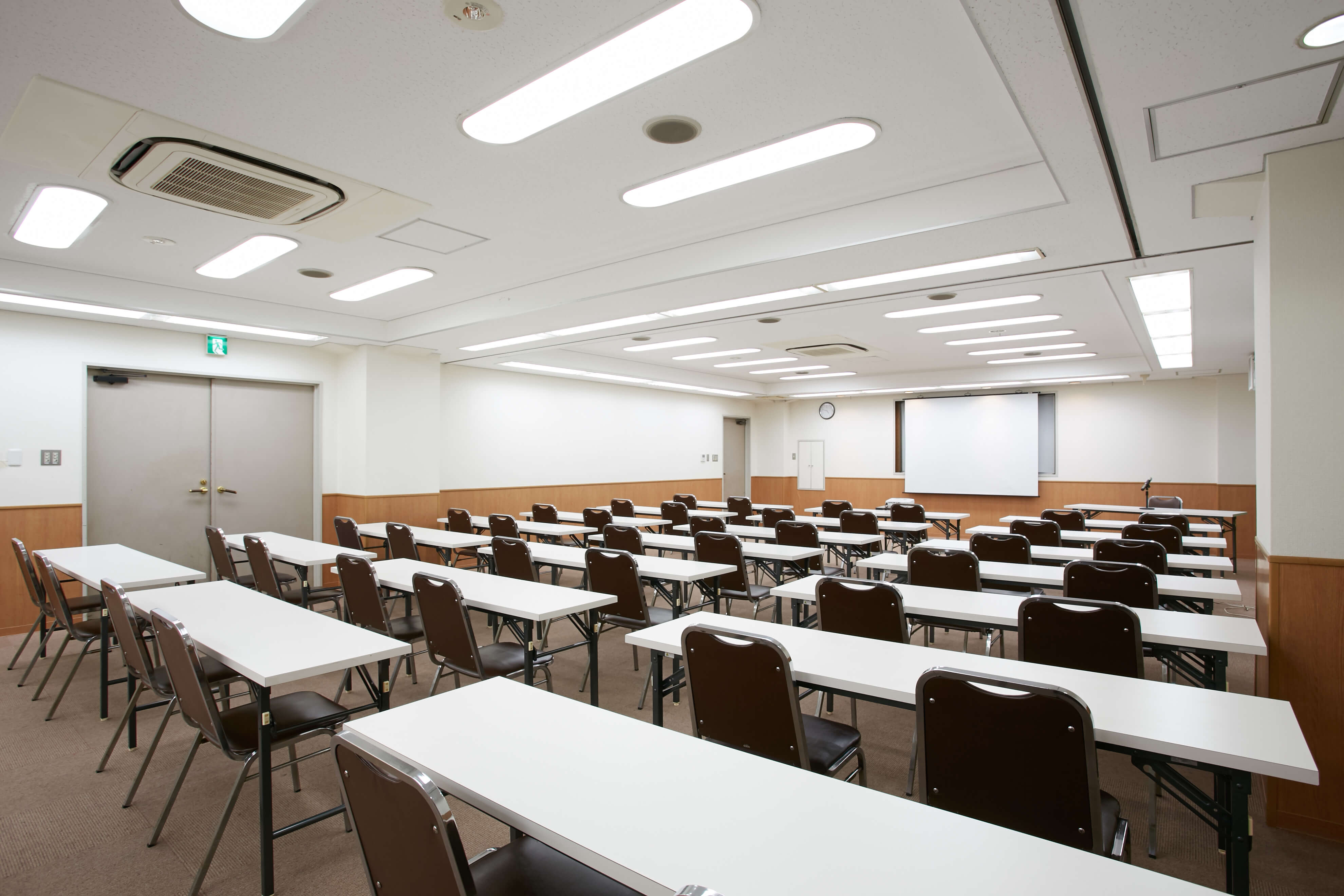 215の会場イメージ02