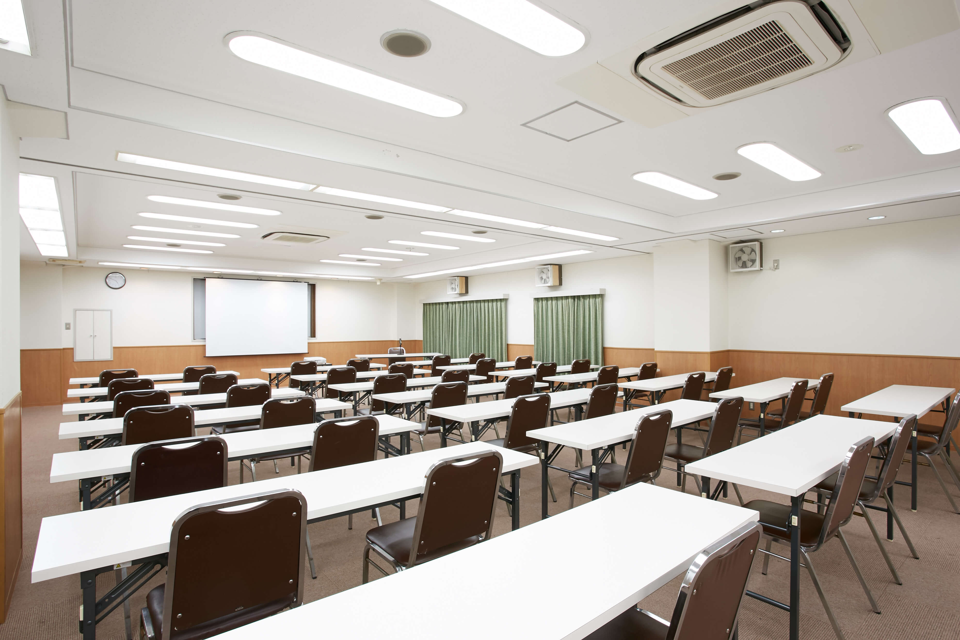 215の会場イメージ03